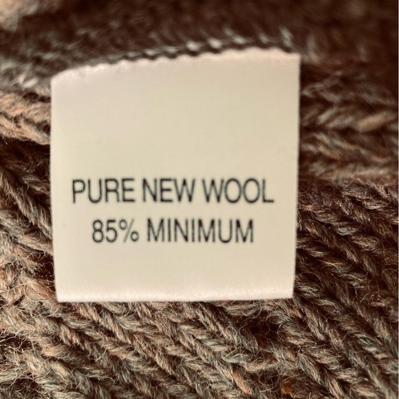 British Wool Naturally Chunky Cable Knit Sweater Faux Fur Collar & Cuff (Size M) - Picture 8 of 11